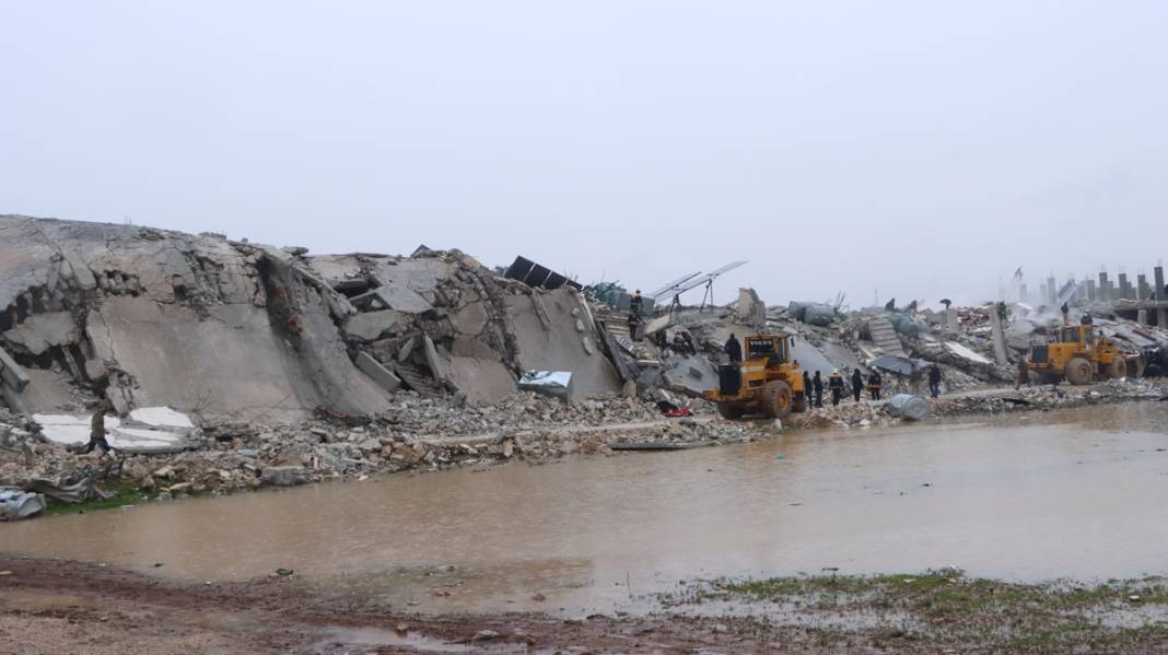 Depremin ardından kolera kabusu! Uzmandan sınır için önlem çağrısı 4