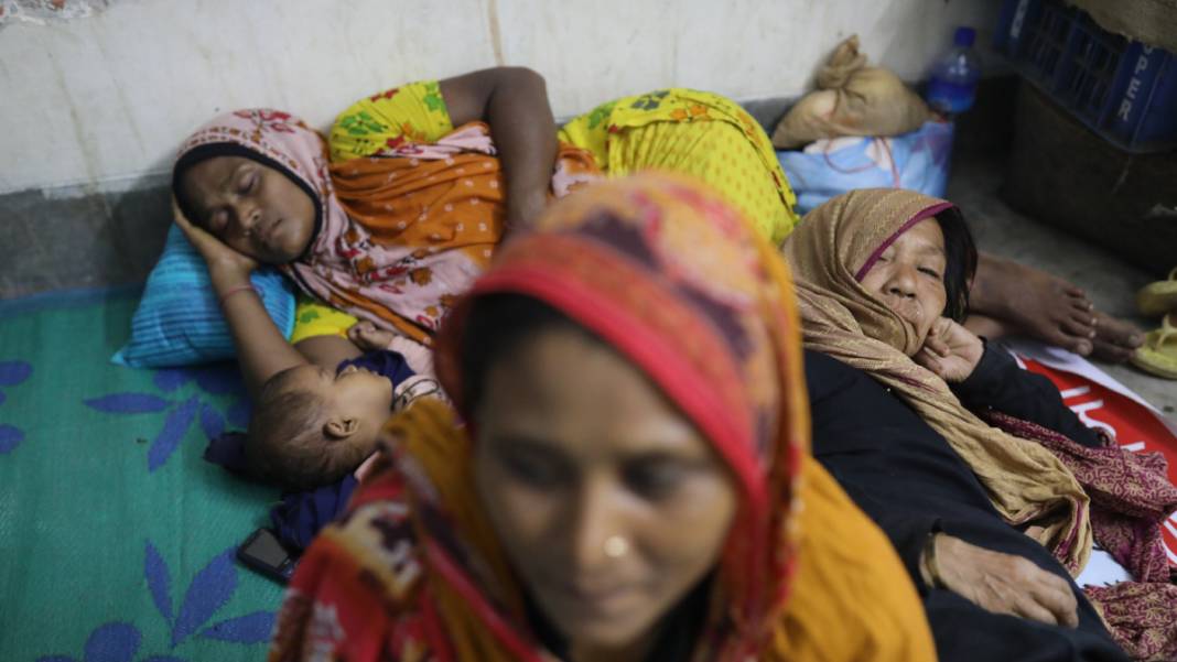 Mocha Kasırgası alarma geçirdi: Yüzbinlerce kişi tahliye ediliyor 4