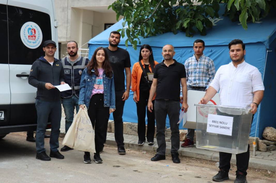 'Seyyar sandık'lar seçmenin ayağına gitti 11