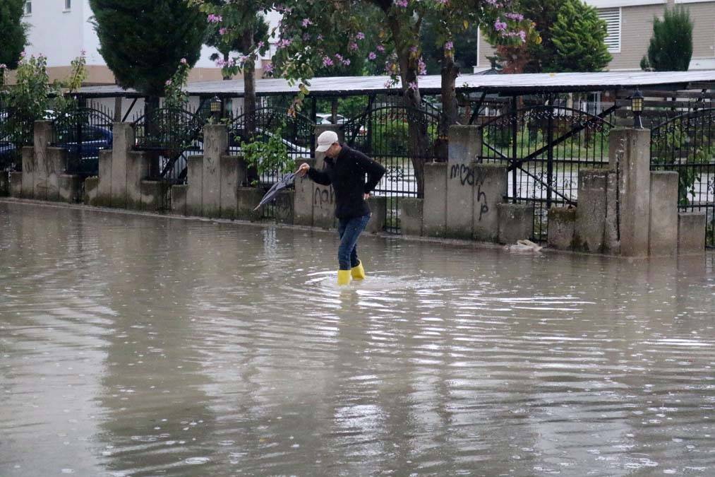 Antalya ve Mersin yerle bir oldu: Sel bastı hortum oluştu 21