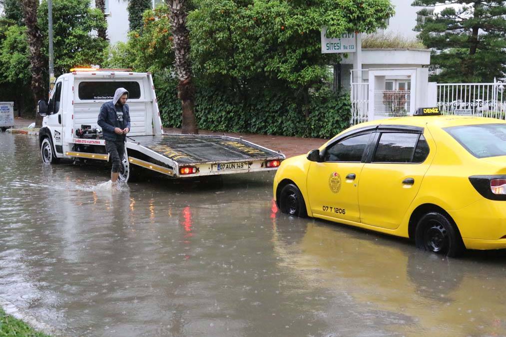 Antalya ve Mersin yerle bir oldu: Sel bastı hortum oluştu 22