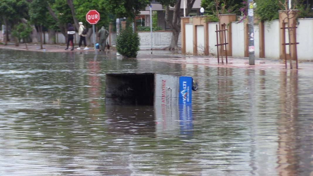 Antalya ve Mersin yerle bir oldu: Sel bastı hortum oluştu 13