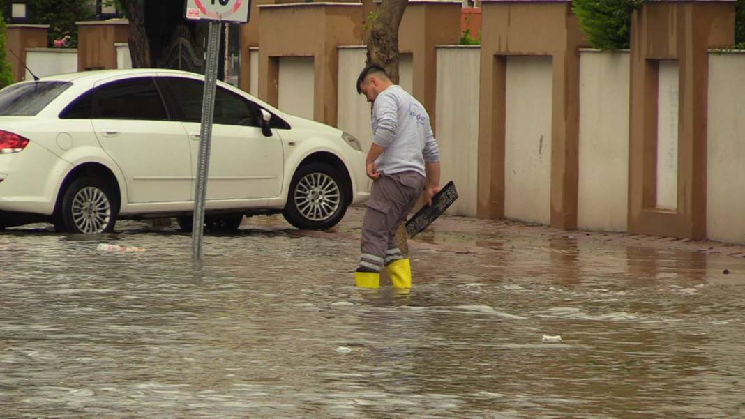 Antalya ve Mersin yerle bir oldu: Sel bastı hortum oluştu 9