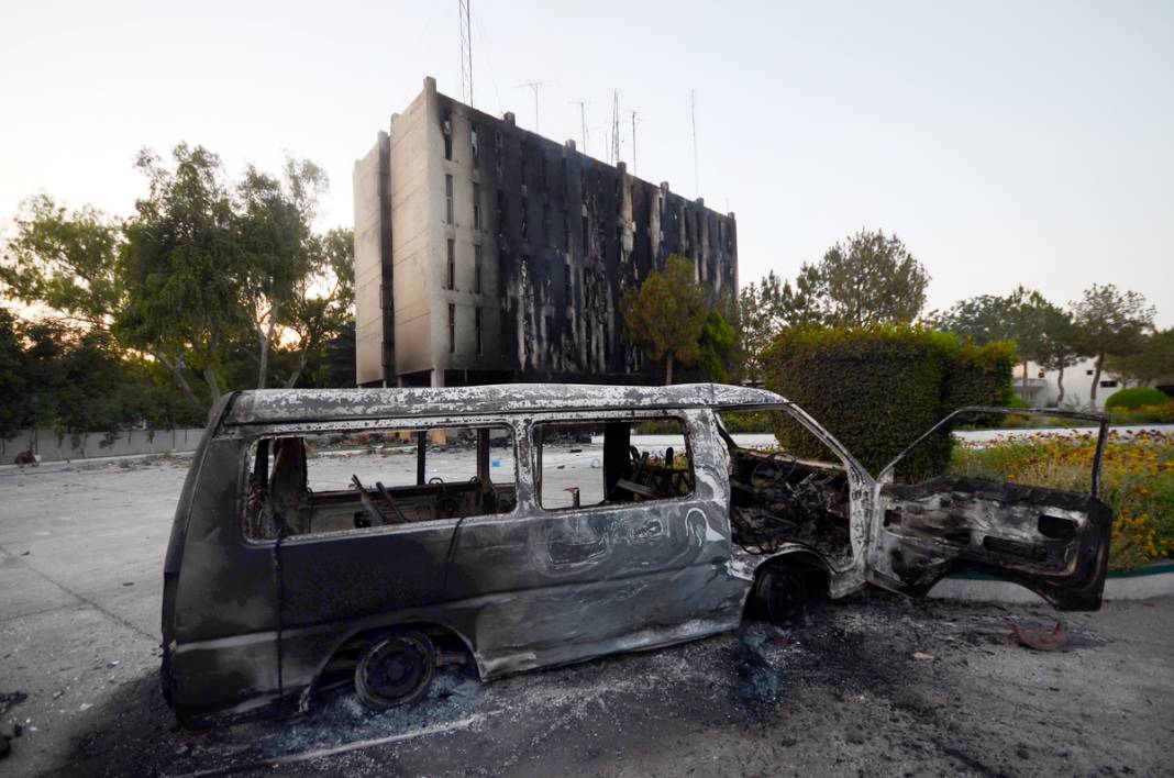 Pakistan'da 'İmran Han' ateşi büyüyor: 9 ölü, 300'e yakın yaralı 1