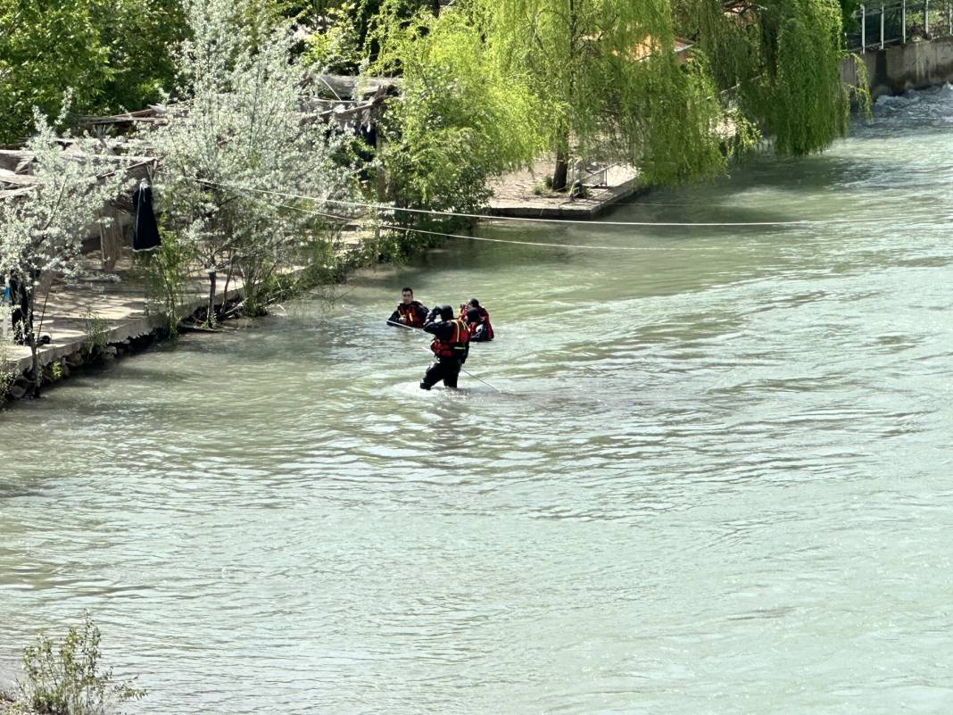 Bölge didik didik: Azad'dan 21 gündür haber yok 3
