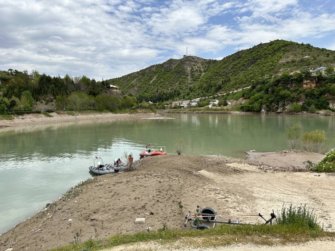 Bölge didik didik: Azad'dan 21 gündür haber yok 4