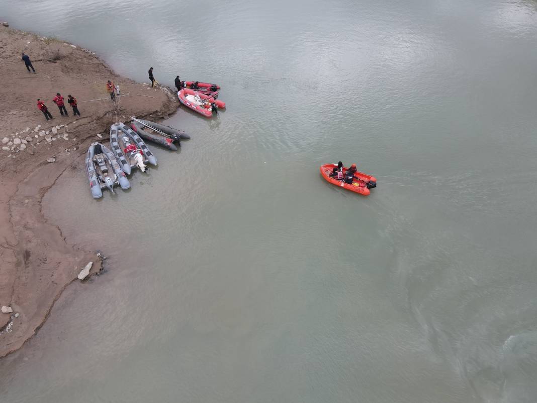 Bölge didik didik: Azad'dan 21 gündür haber yok 8