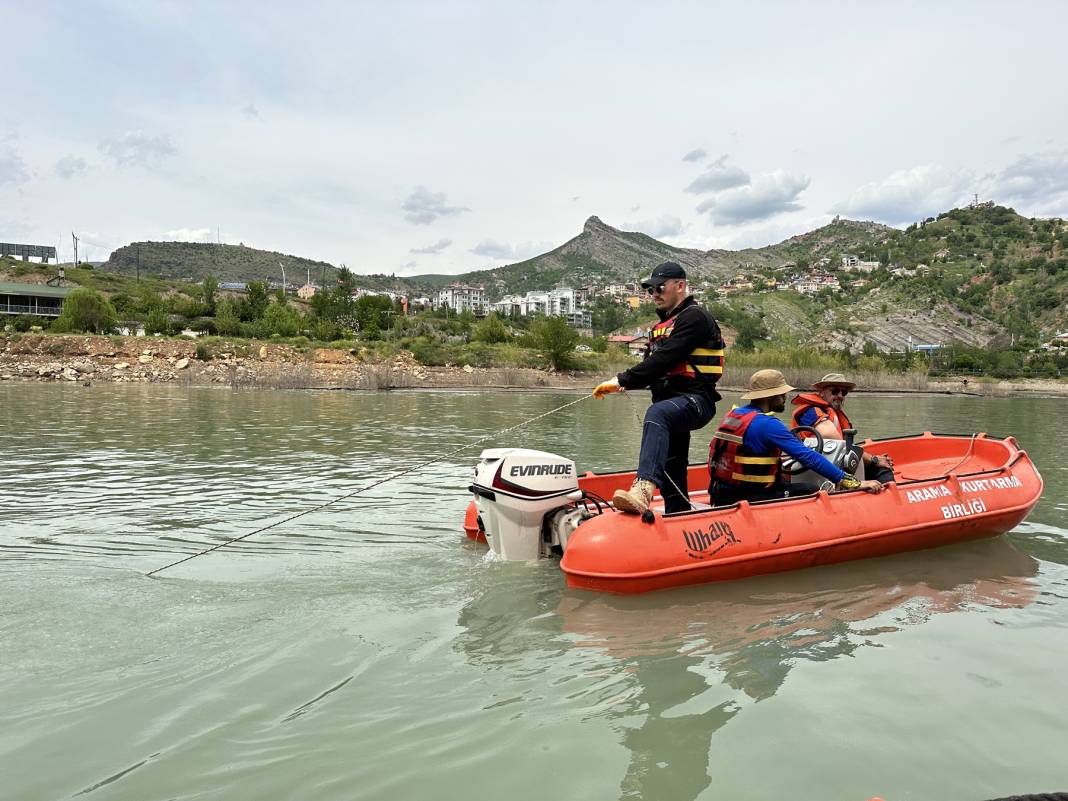 Bölge didik didik: Azad'dan 21 gündür haber yok 12