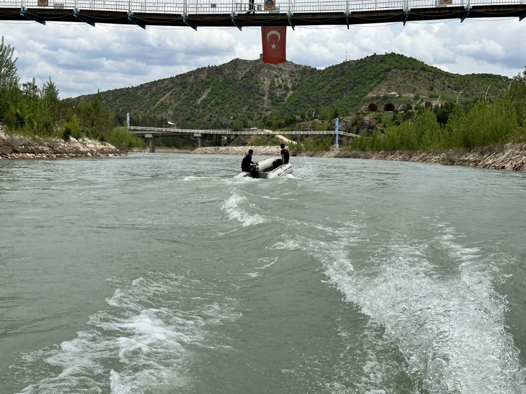 Bölge didik didik: Azad'dan 21 gündür haber yok 10