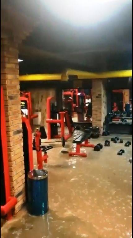 Balıkesir sular altında: 30 dakikada metrekareye 50 kilogram yağış düştü 10