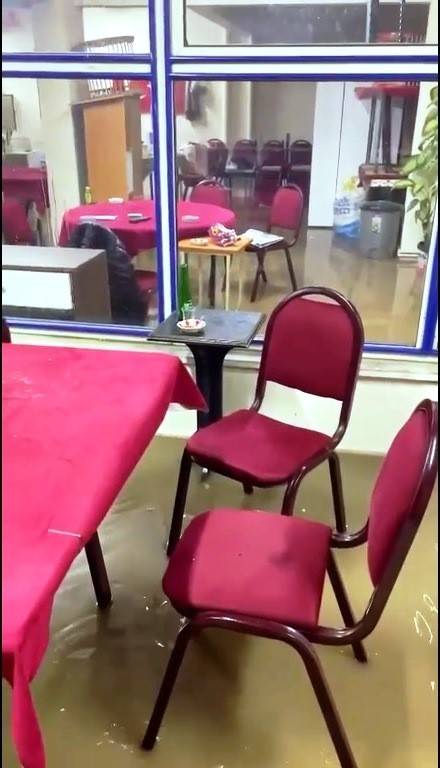 Balıkesir sular altında: 30 dakikada metrekareye 50 kilogram yağış düştü 15