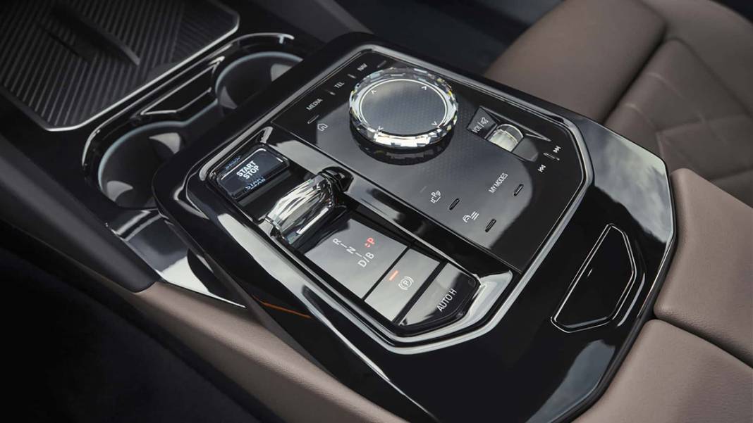 Yepyeni BMW 5 Serisi tanıtıldı! Peki gözler eskiyi arayacak mı? 13