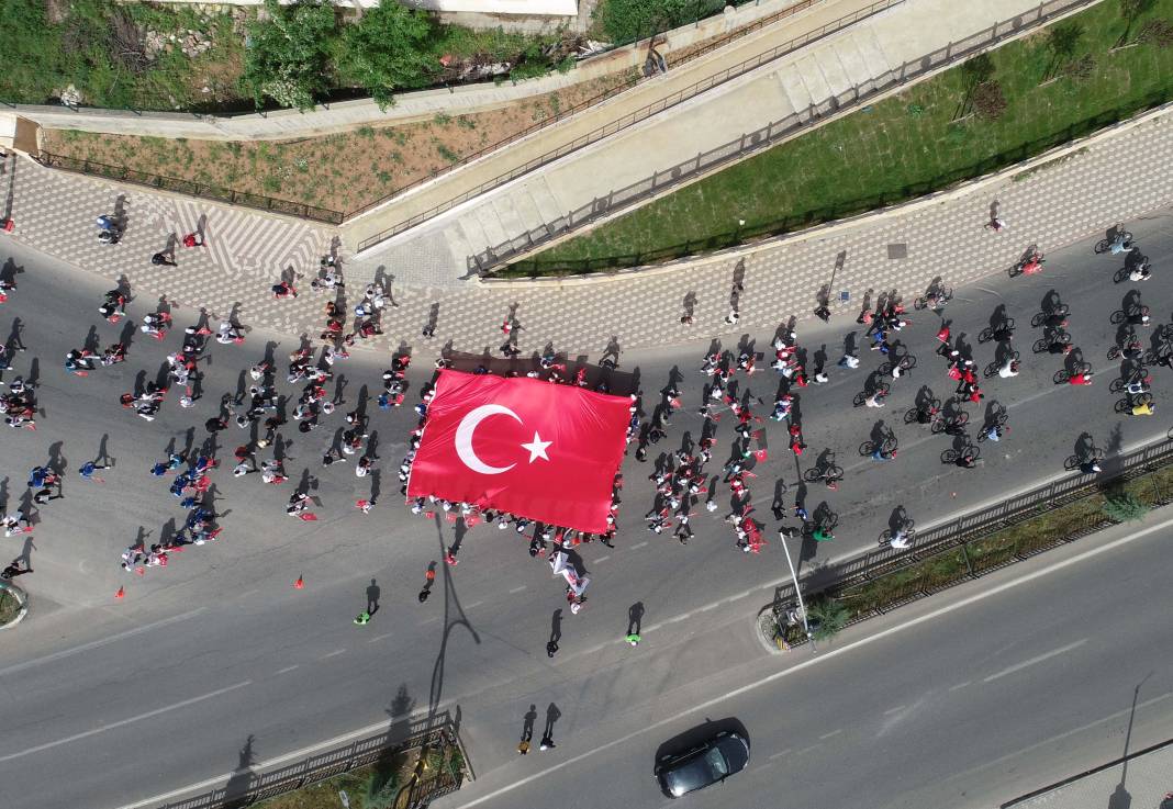 İlk adım 1919'da atıldı: 19 Mayıs yurdun dört bir yanında çoşkuyla kutlanıyor 16