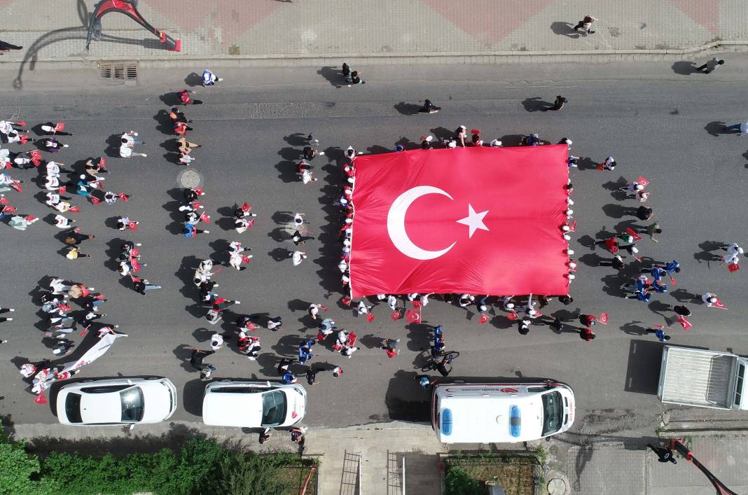 İlk adım 1919'da atıldı: 19 Mayıs yurdun dört bir yanında çoşkuyla kutlanıyor 13