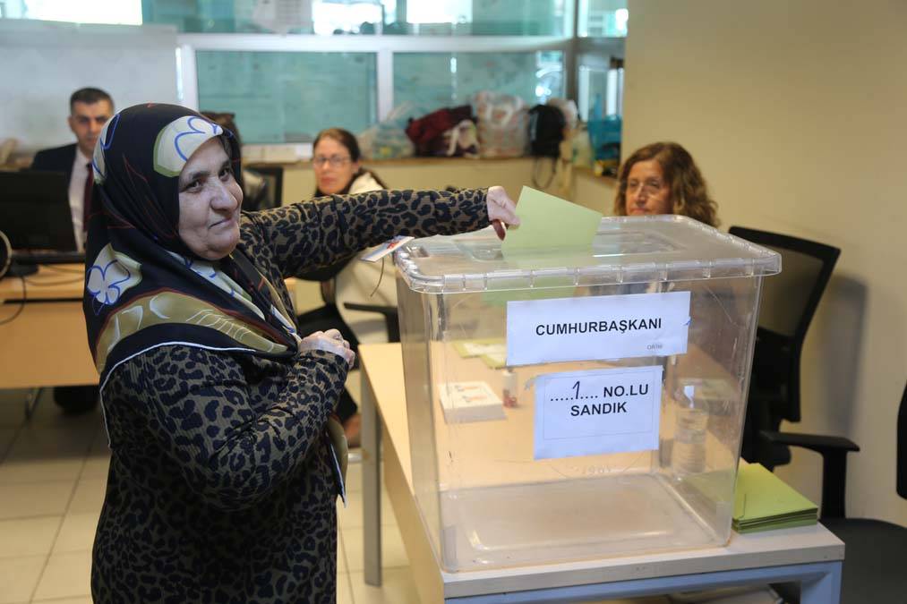 Yurt dışında ikinci tura yoğun ilgi: Sandıklar bugün kapanıyor 25