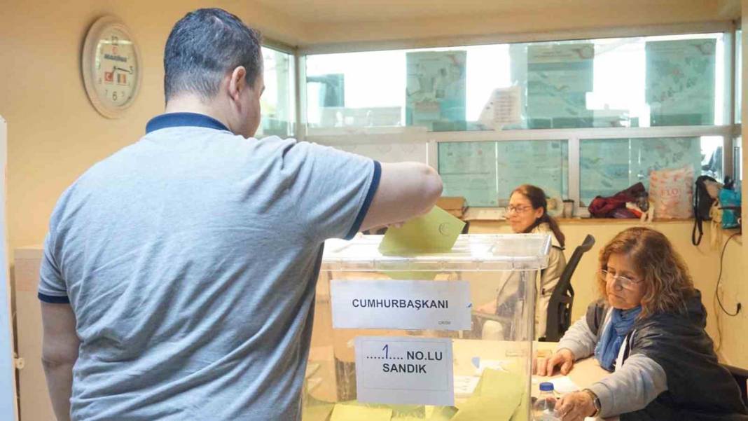 Yurt dışında ikinci tura yoğun ilgi: Sandıklar bugün kapanıyor 15