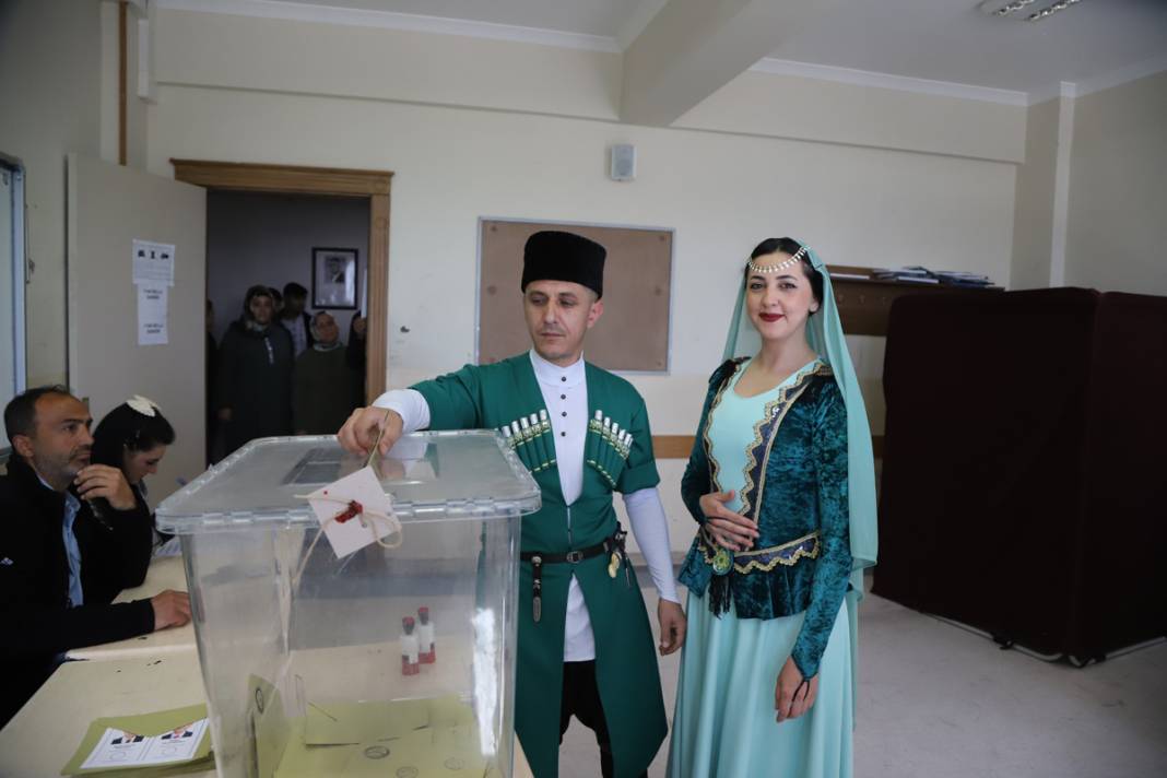 Sandık başından ilginç manzaralar 11