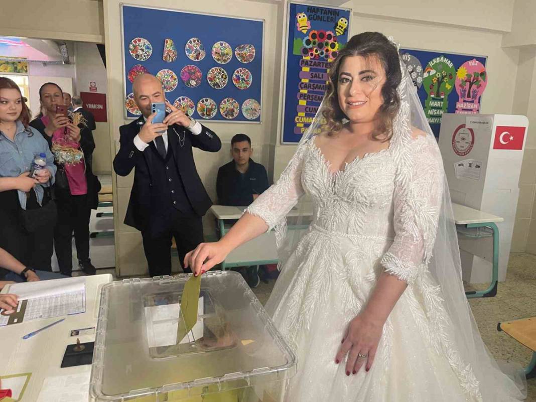 Sandık başından ilginç manzaralar 4