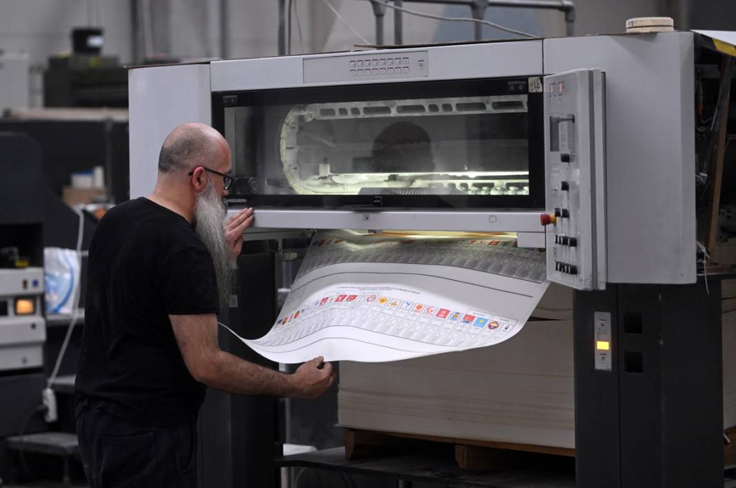 30 güvenlik kamerası izledi, özel plastik kelepçeyle kapatıldı: 14 Mayıs pusulaları yola çıktı 3