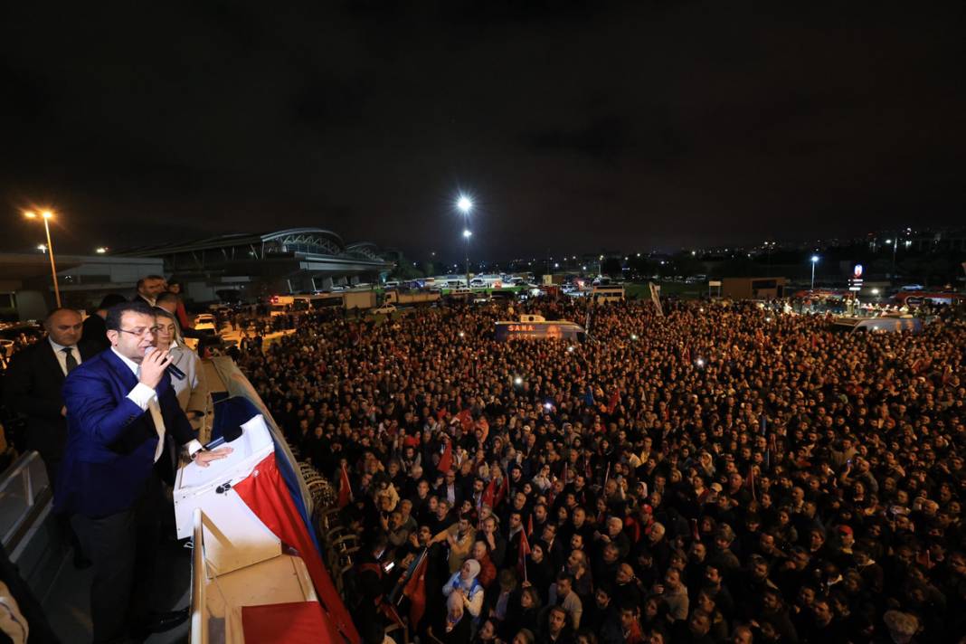 Binlerce İstanbullu Sabiha Gökçen'e akın etti: Saldırıya uğrayan İmamoğlu'na görkemli karşılama 2