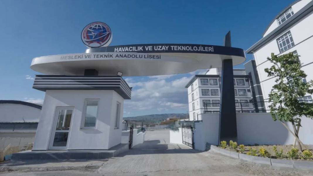 İmzalar 2019'da atılmıştı: Türkiye'nin ilk havacılık ve uzay lisesi açıldı 1