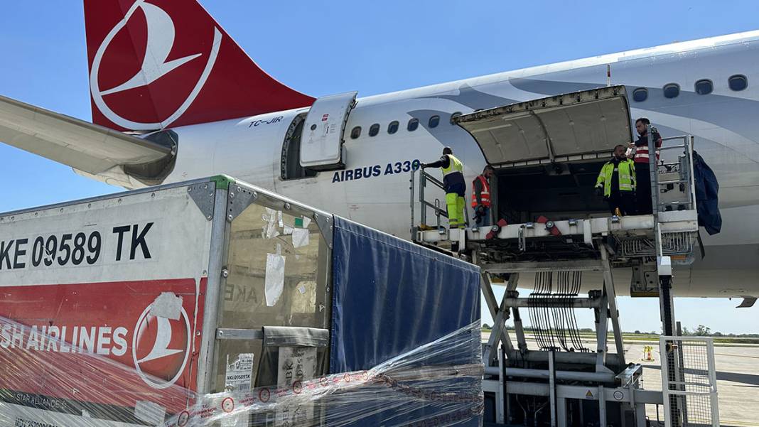 Yurt dışında kullanılan oylar özel çuvallarla Türkiye'de 5