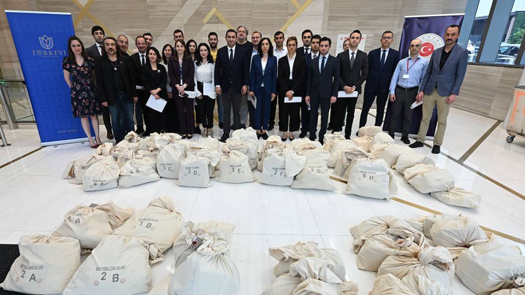 Yurt dışında kullanılan oylar özel çuvallarla Türkiye'de 6