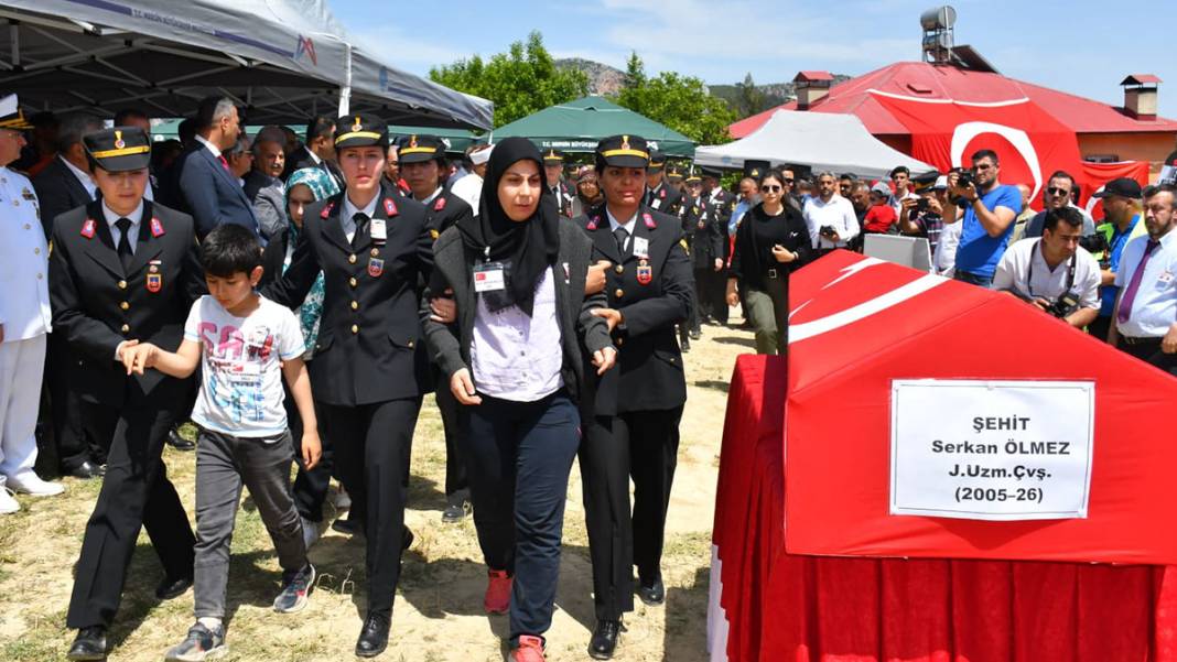 Türkiye Şırnak şehitlerini uğurladı 9
