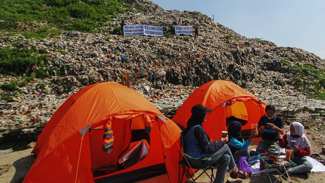 Her gün yükselen çöp dağlarına karşı çevre eylemi 1