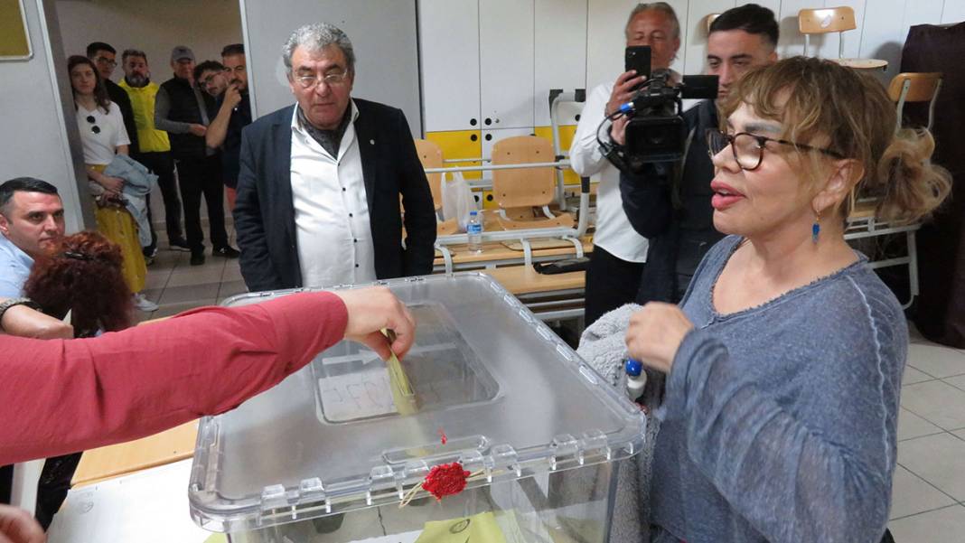 Ünlü isimler sandık başında 1