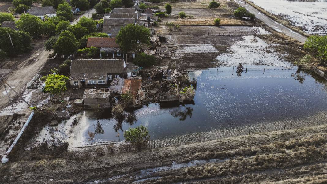 Her şeyleri baraj sularının altında kaldı: Kahovka mağdurları yardım bekliyor 1