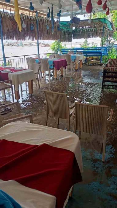 Antalya'yı sel götürdü: Sağanak ilçeyi savaş alanına çevirdi 7