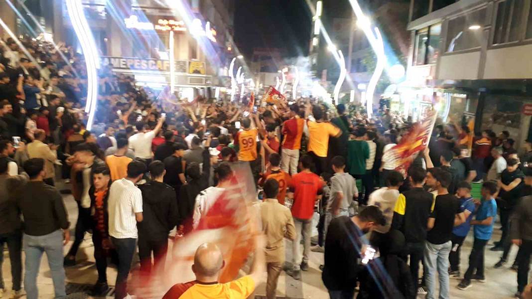 Şampiyon Galatasaray! Türkiye'nin dört bir yanında coşkulu kutlama 10