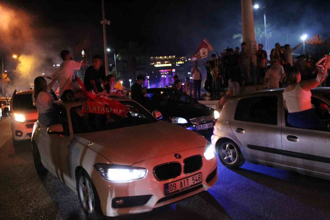 Şampiyon Galatasaray! Türkiye'nin dört bir yanında coşkulu kutlama 4