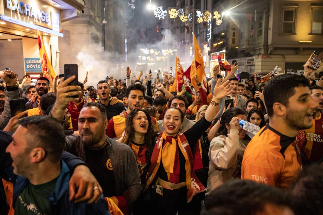 Şampiyon Galatasaray! Türkiye'nin dört bir yanında coşkulu kutlama 18