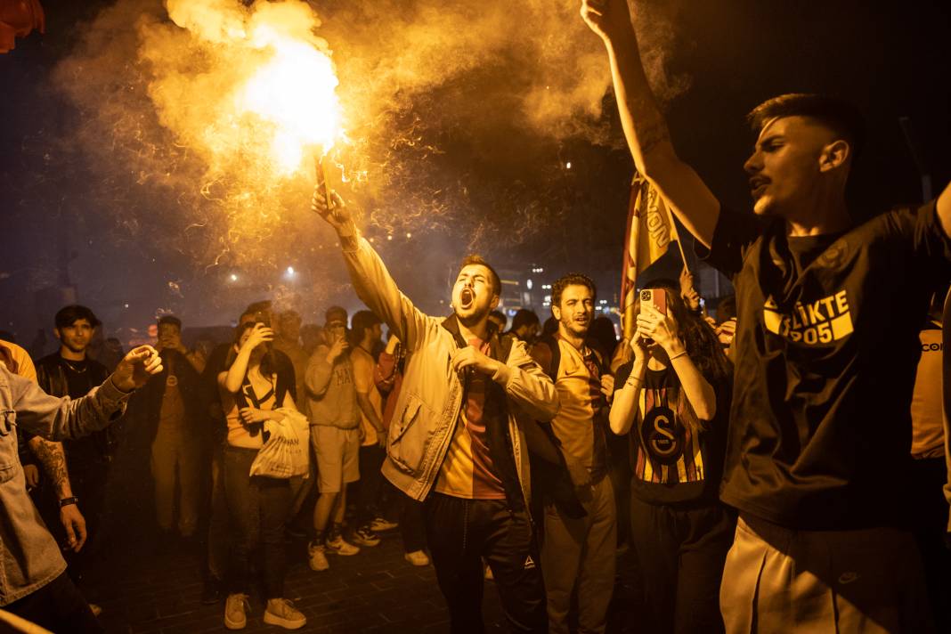 Şampiyon Galatasaray! Türkiye'nin dört bir yanında coşkulu kutlama 15