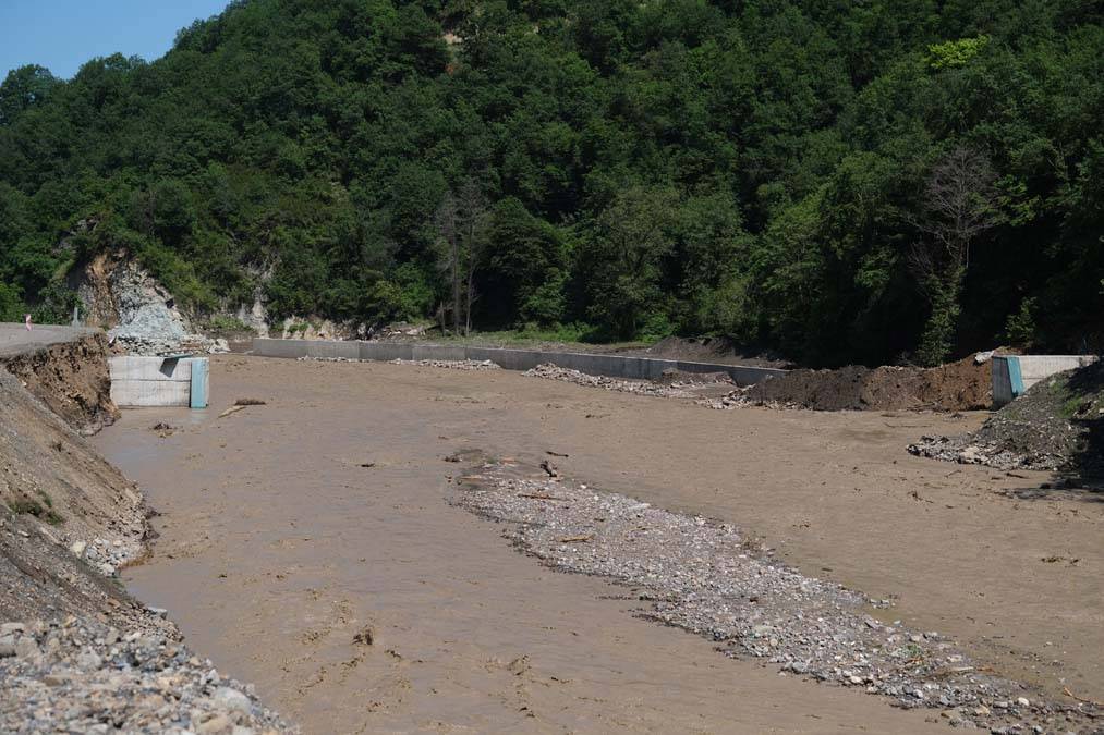 Kastamonu'da heyelan: 11 köyün bağlantı yolu çöktü 4