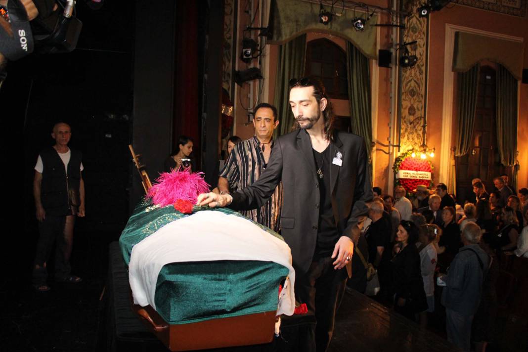 Kantonun kraliçesine son veda 5