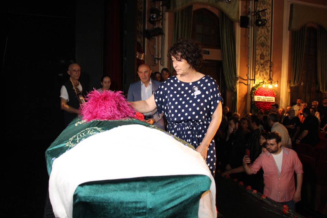 Kantonun kraliçesine son veda 4