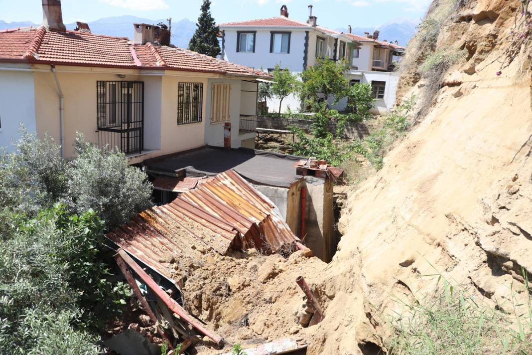 5 Haziran'da başladı halen devam ediyor: Evler yıkıldı taş üstünde taş kalmadı... 12