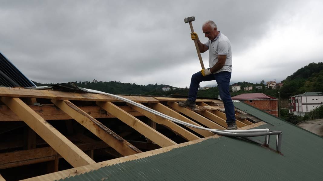 2019'da kaymaya başlayan mahallede endişe devam ediyor: Evlerin altından su fışkırıyor 16