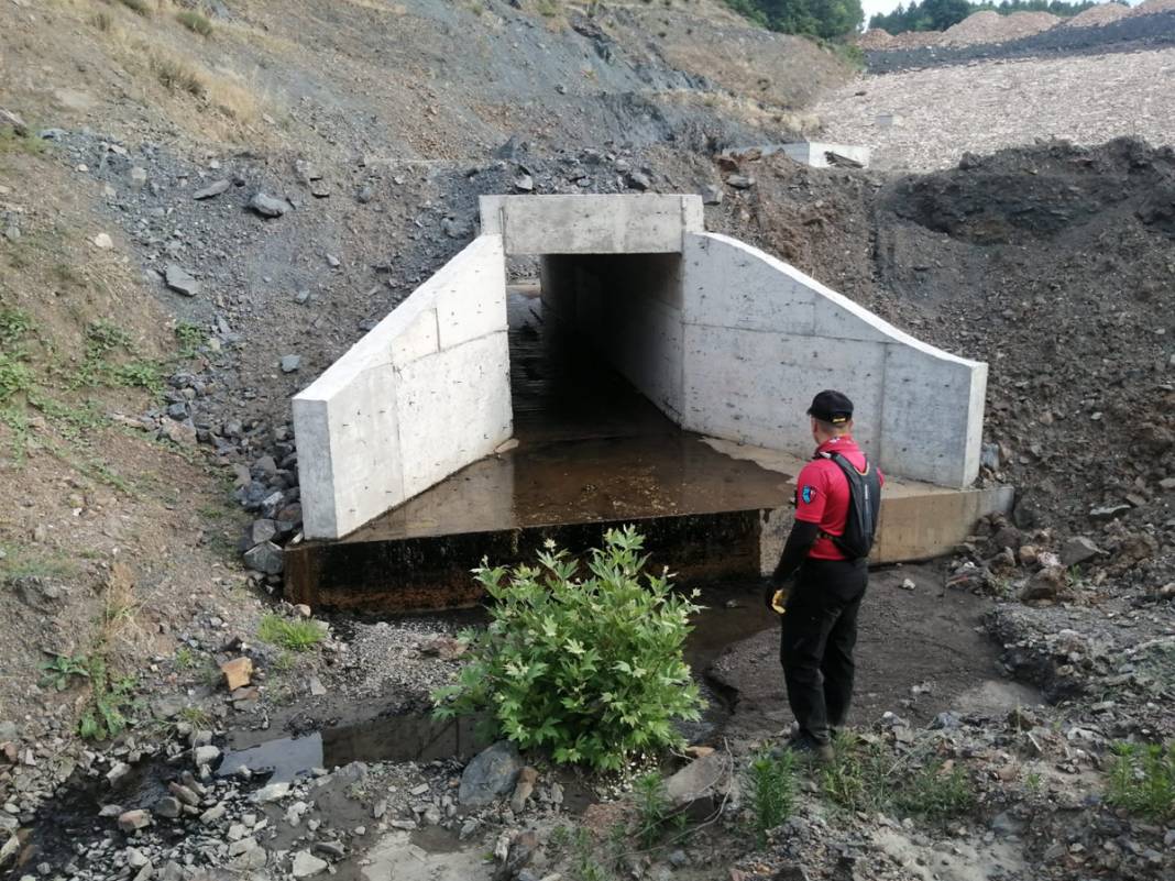 Bakan Şimşek'in hocası Berzeg'i arama çalışmalarında 14. gün: JÖAK ekibi ve kadavra köpekleri de dahil oldu 8