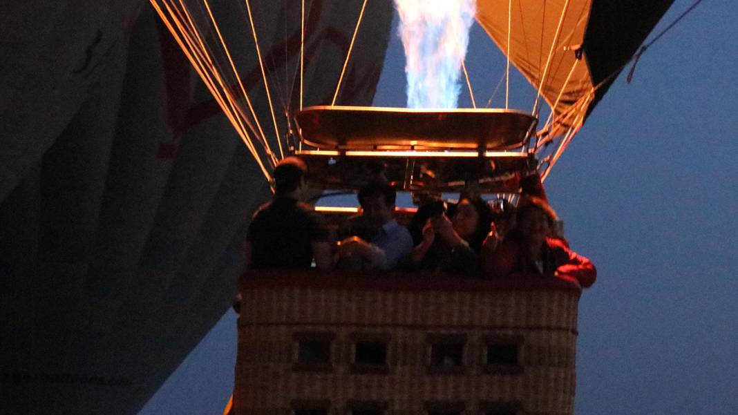 Yabancılar biniyor Türkler izliyor! Kapadokya'da bir saatlik balon turu 100 euro 4