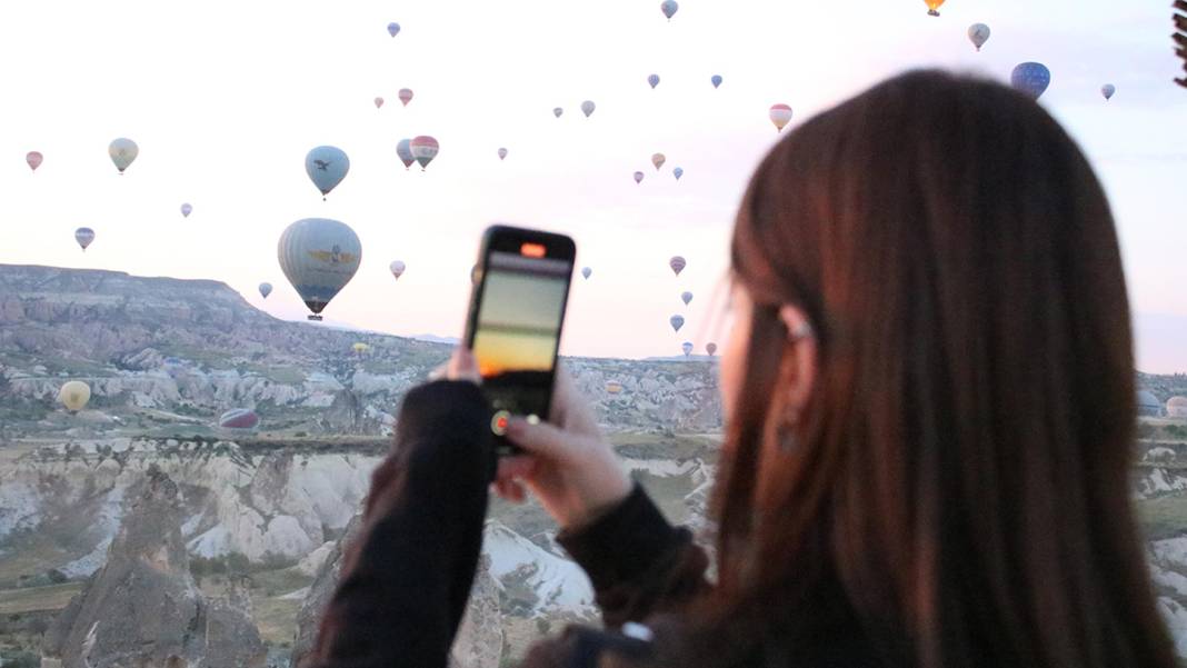 Yabancılar biniyor Türkler izliyor! Kapadokya'da bir saatlik balon turu 100 euro 6