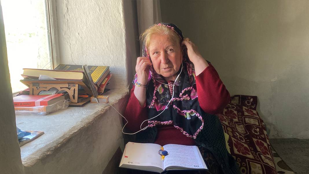 68 yaşındaki üniversite öğrencisi köyden online derslere katılıyor: Hayat bana yılmamayı öğretti 2