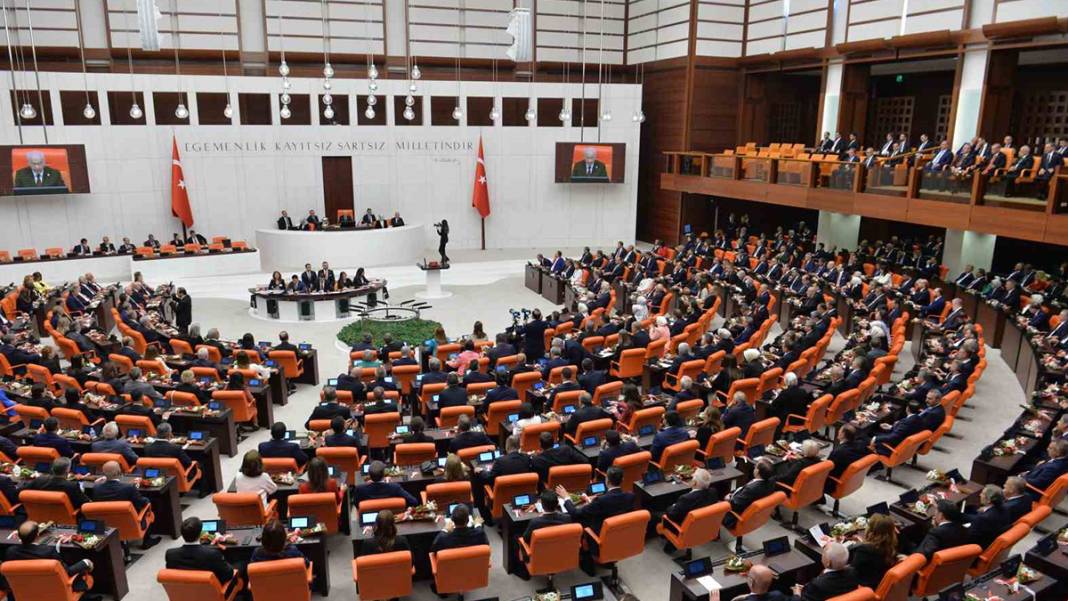 İşte Meclis'te yeni yasama döneminden kareler... 6