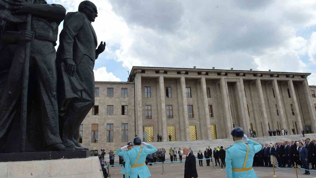 İşte Meclis'te yeni yasama döneminden kareler... 2