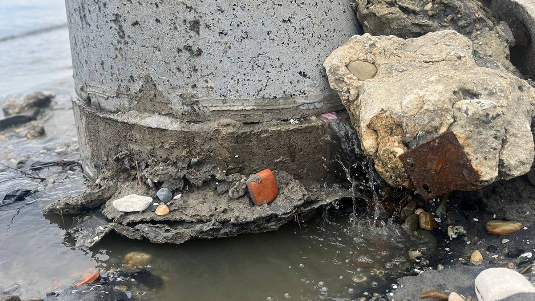 Kanalizasyon suyu iki senedir denize akıyor! Silivri'de halk isyanda 9