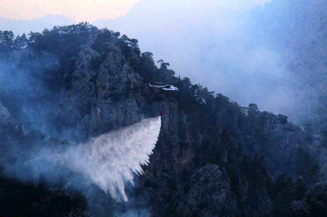 Kemer 5 gündür alevlere teslim: Havadan ve karadan müdahale sürüyor 6