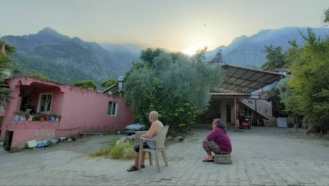 Kemer 5 gündür alevlere teslim: Havadan ve karadan müdahale sürüyor 4